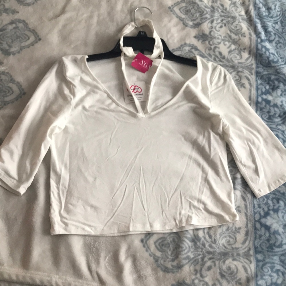 Choker crop top